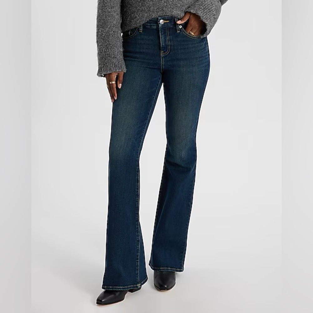 NWT - Express Mid Rise Dark Wash FlexX '70s Flare Jeans, Large Short